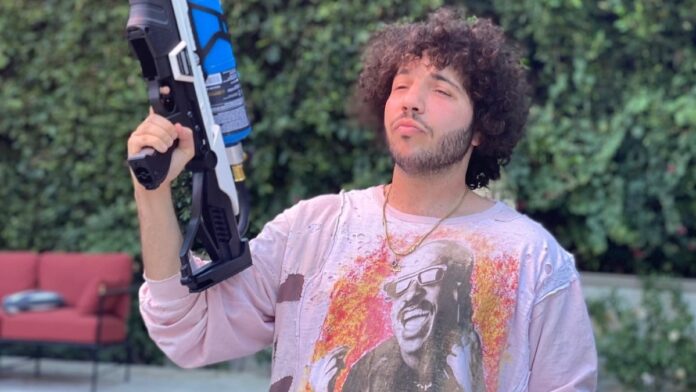 Benny Blanco with his toy gun